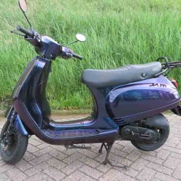 GTS Toscana Scooter